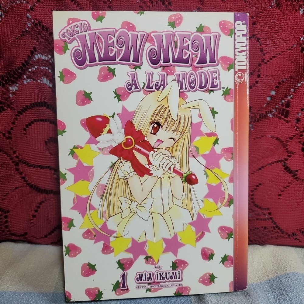 Tokyopop Vol 1 Tokyo Mew Mew a la Mode Manga Pink Mia Ikumi Shoujo Book 2005